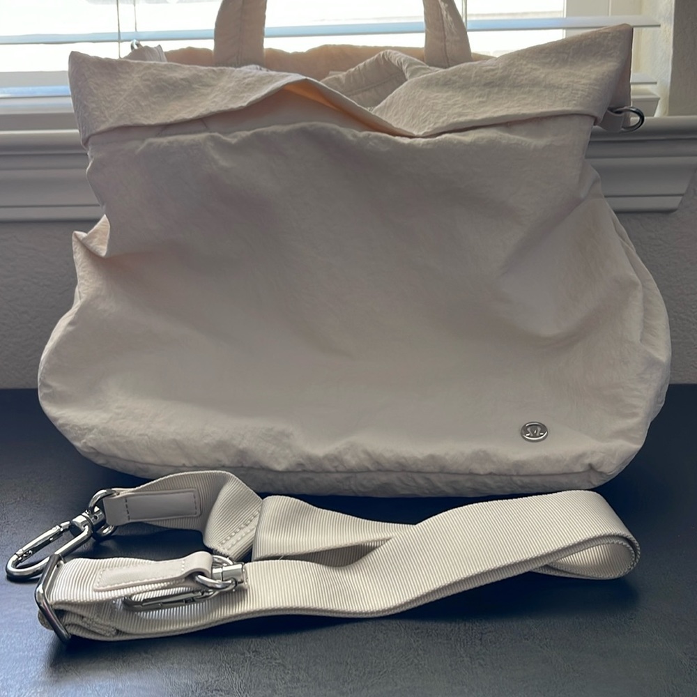Lululemon On My Level Bag 2.0